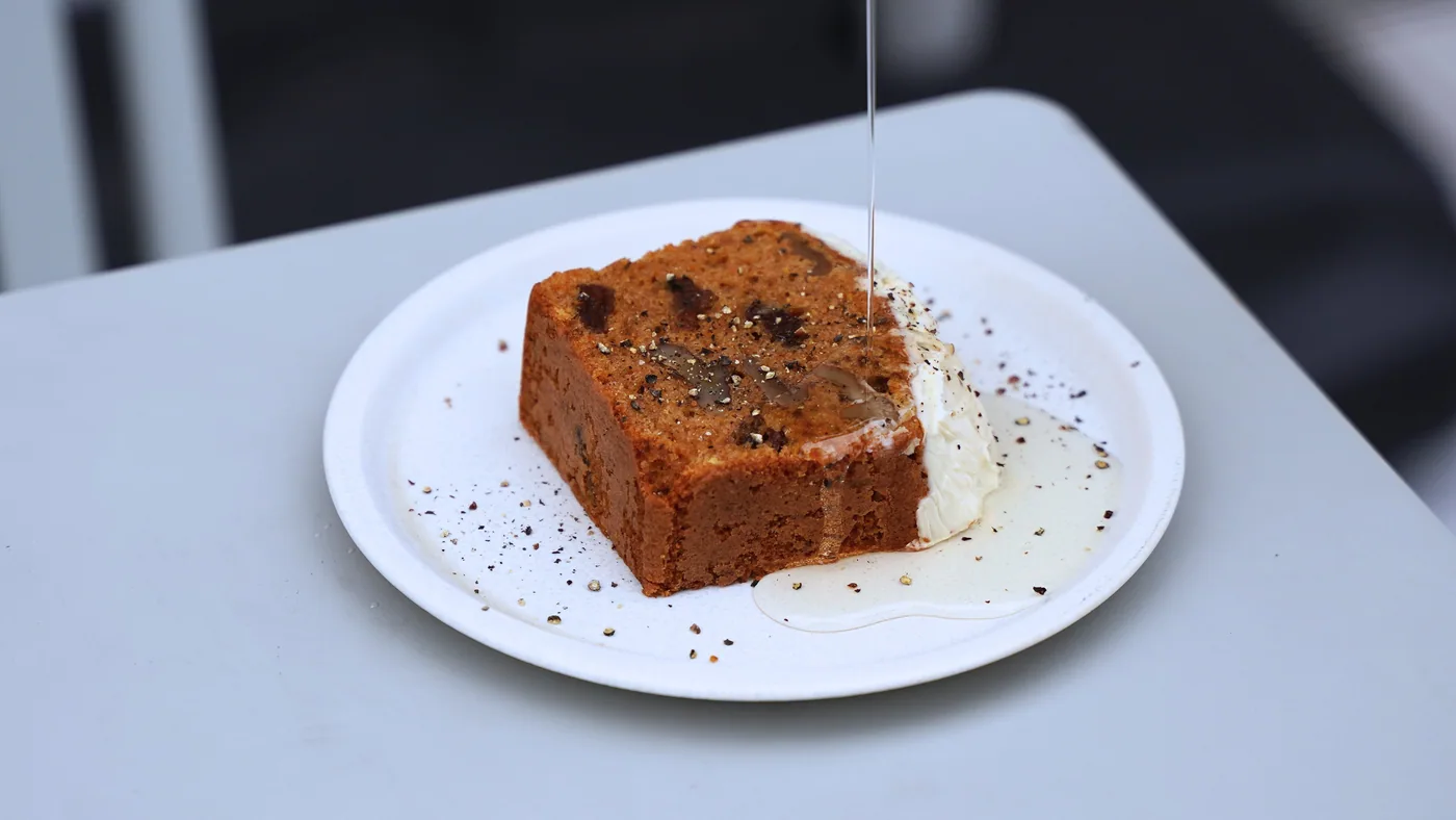 ごま油香るキャロットケーキ